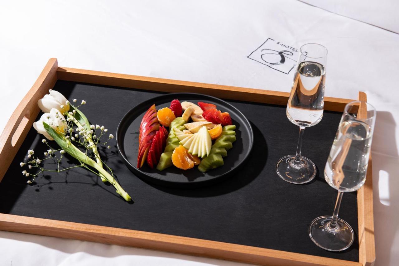 塞萨洛尼基s精品酒店 外观 照片 Room service tray