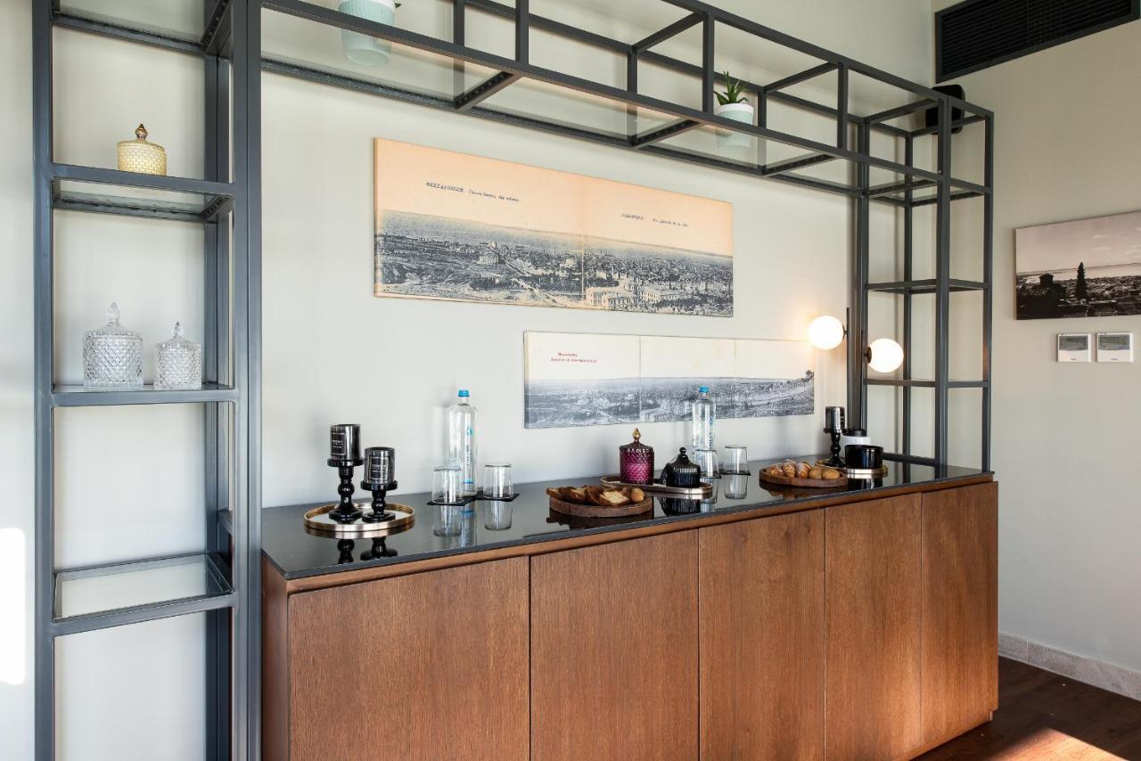 塞萨洛尼基s精品酒店 外观 照片 A wet bar in a home